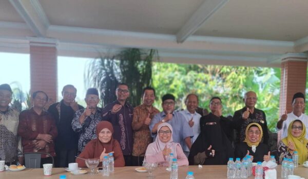 Pertemuan alumni Fakultas Syariah  angkatan tahun 77-78